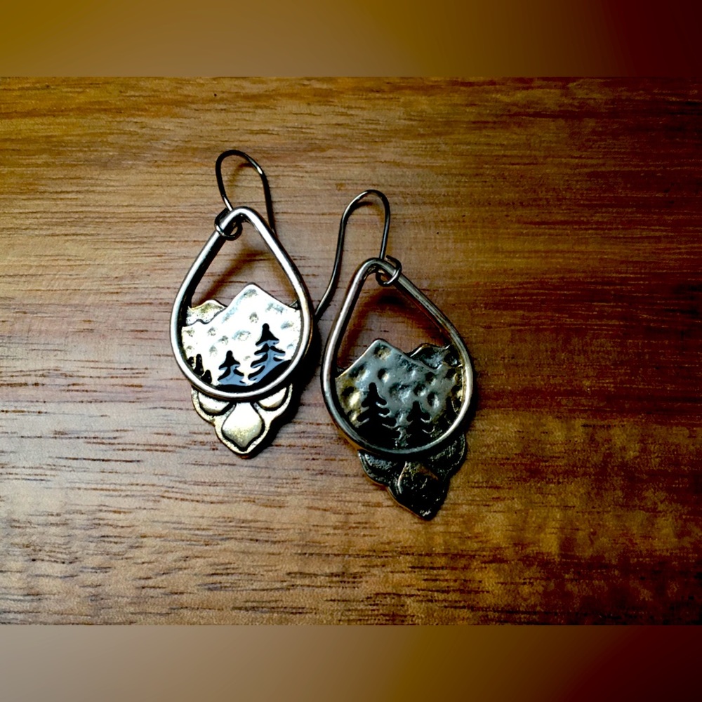 Multi metal mountain landscapes earrings